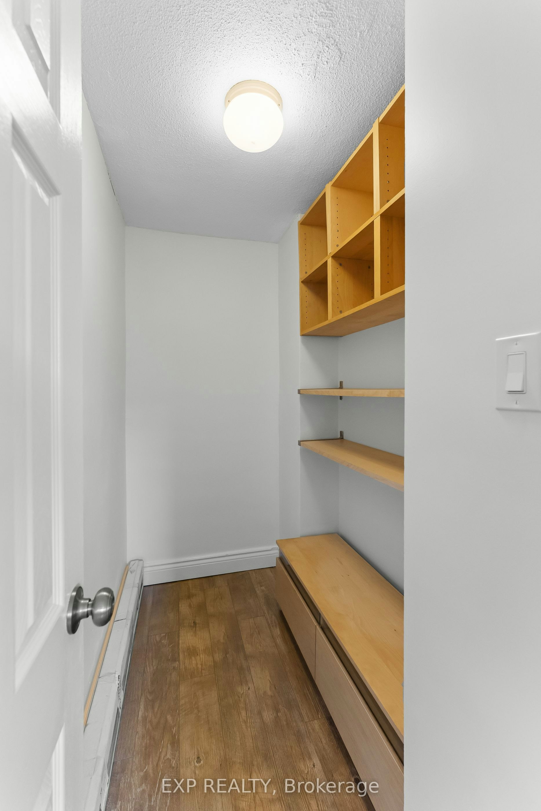 403-2485 Woking Crescent, Mississauga, ON, L5K 1Z6 - 24