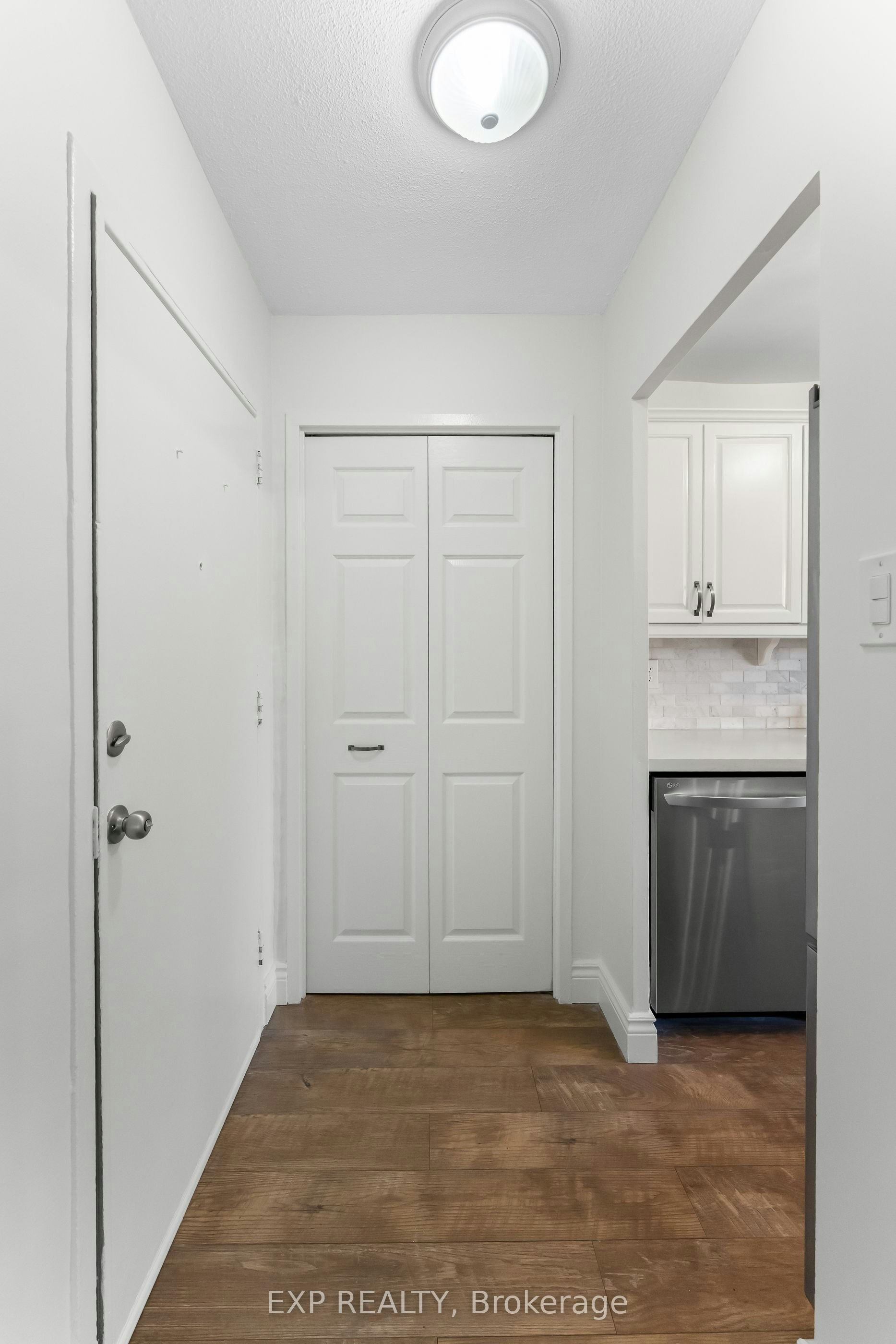 403-2485 Woking Crescent, Mississauga, ON, L5K 1Z6 - 9