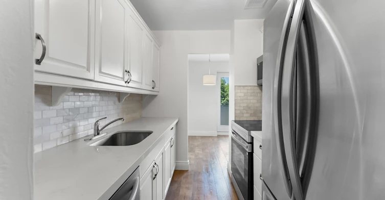 403-2485 Woking Crescent, Mississauga, ON, L5K 1Z6 - 10