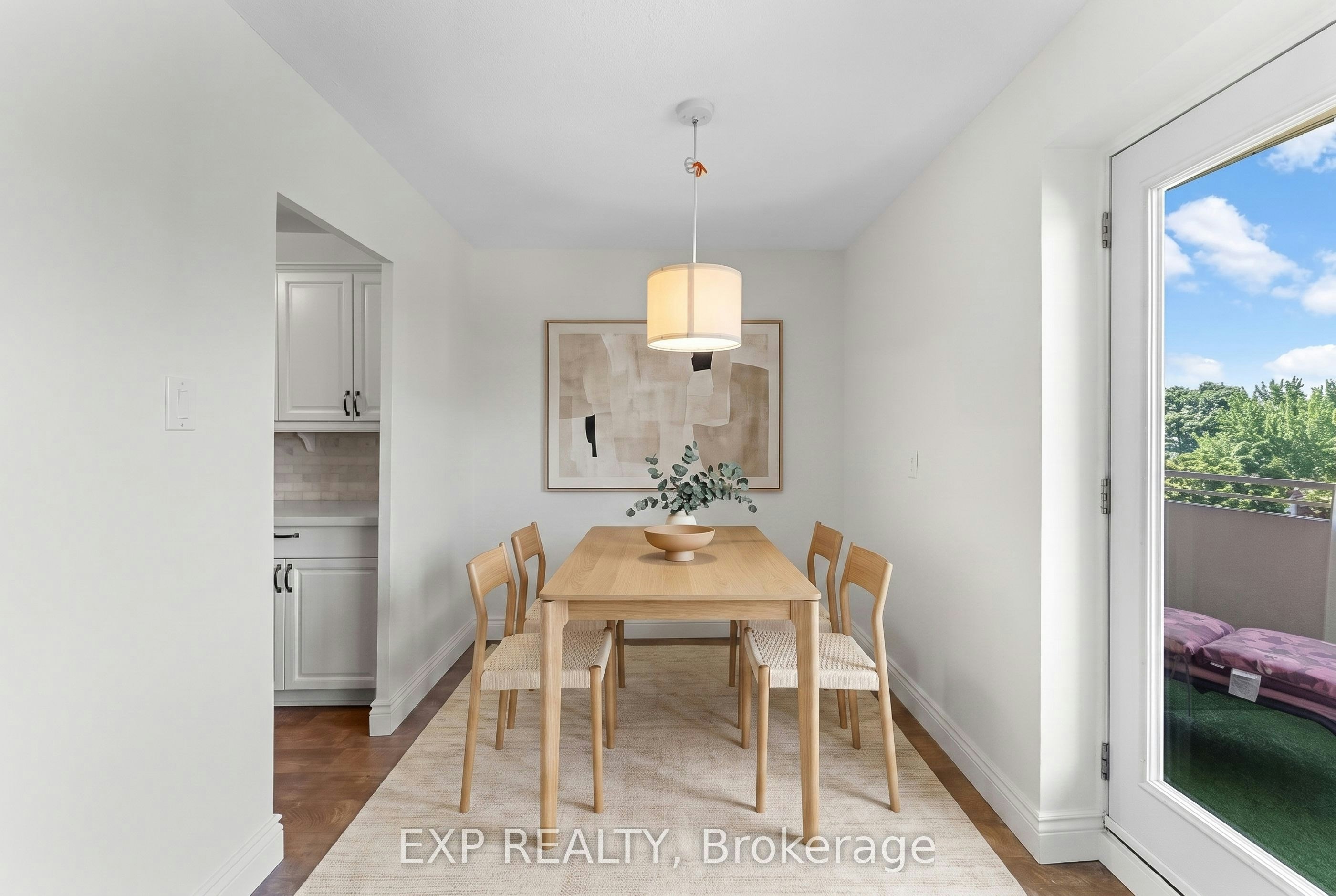 403-2485 Woking Crescent, Mississauga, ON, L5K 1Z6 - 3