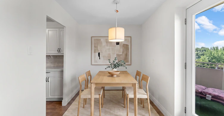 403-2485 Woking Crescent, Mississauga, ON, L5K 1Z6 - 3