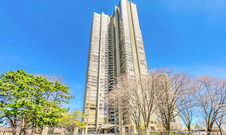 2011-2045 Lakeshore Boulevard W