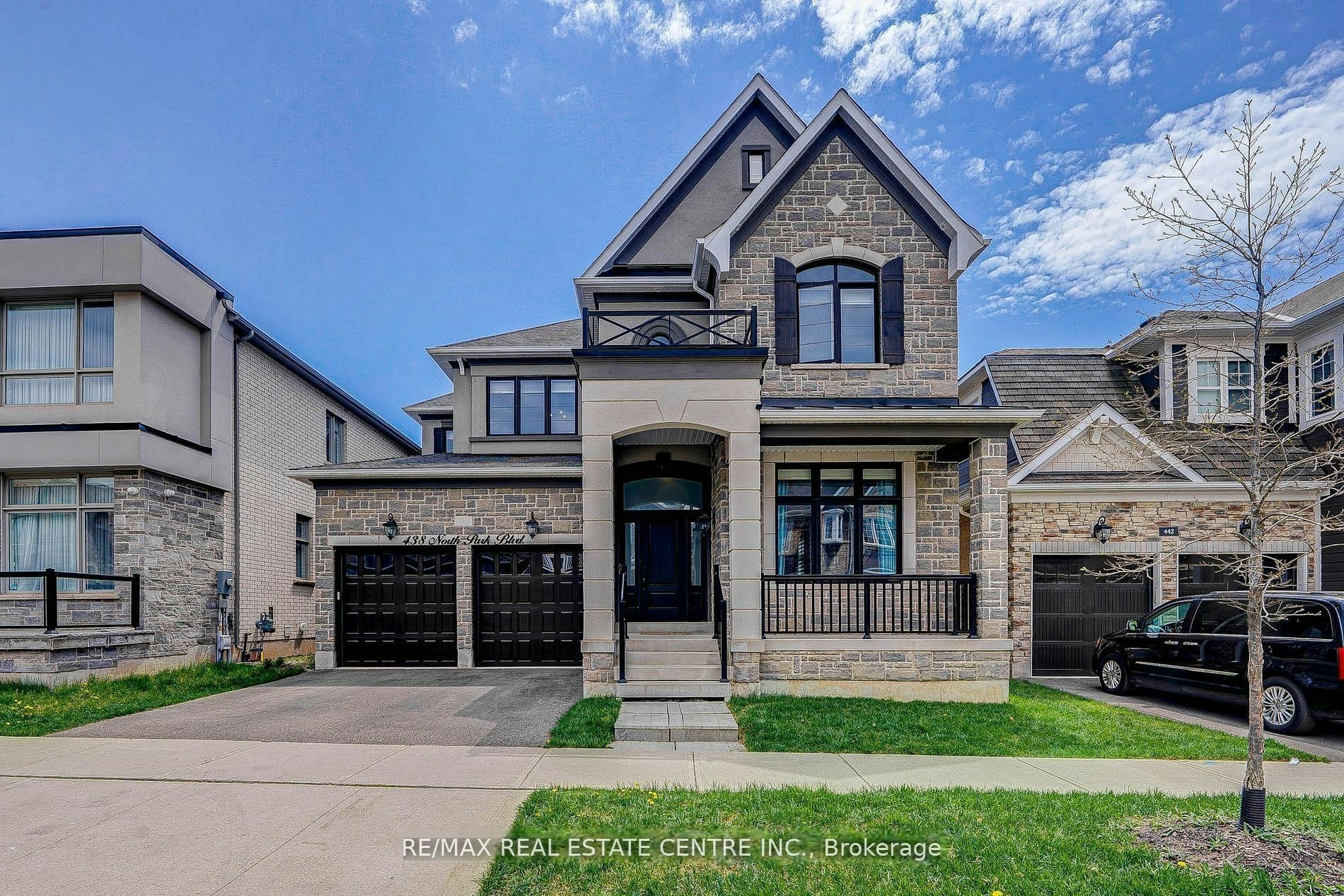 438 North Park Boulevard, Oakville, ON, L6M 1N3
