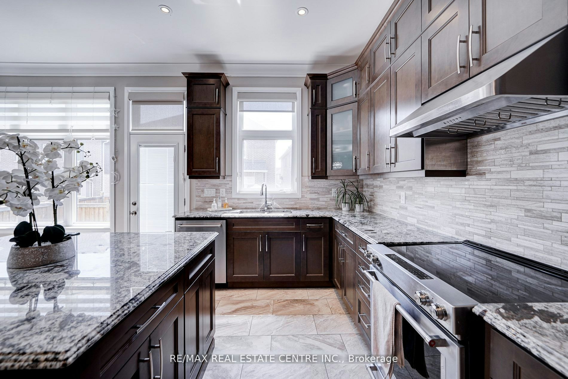 438 North Park Boulevard, Oakville, ON, L6M 1N3 - 9