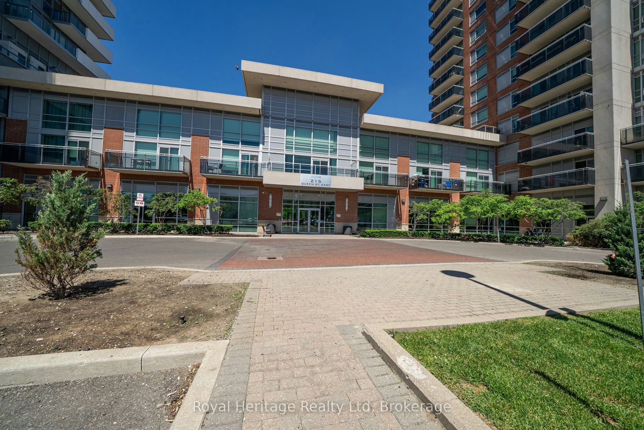 1602-215 Queen Street E, Brampton, ON, L6W 0A9