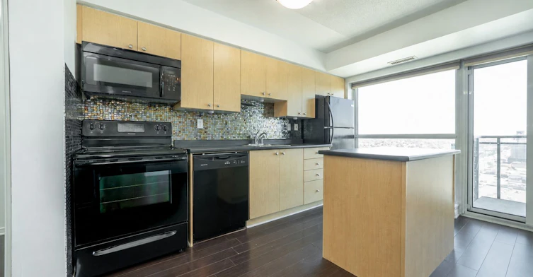 1602-215 Queen Street E, Brampton, ON, L6W 0A9 - 6