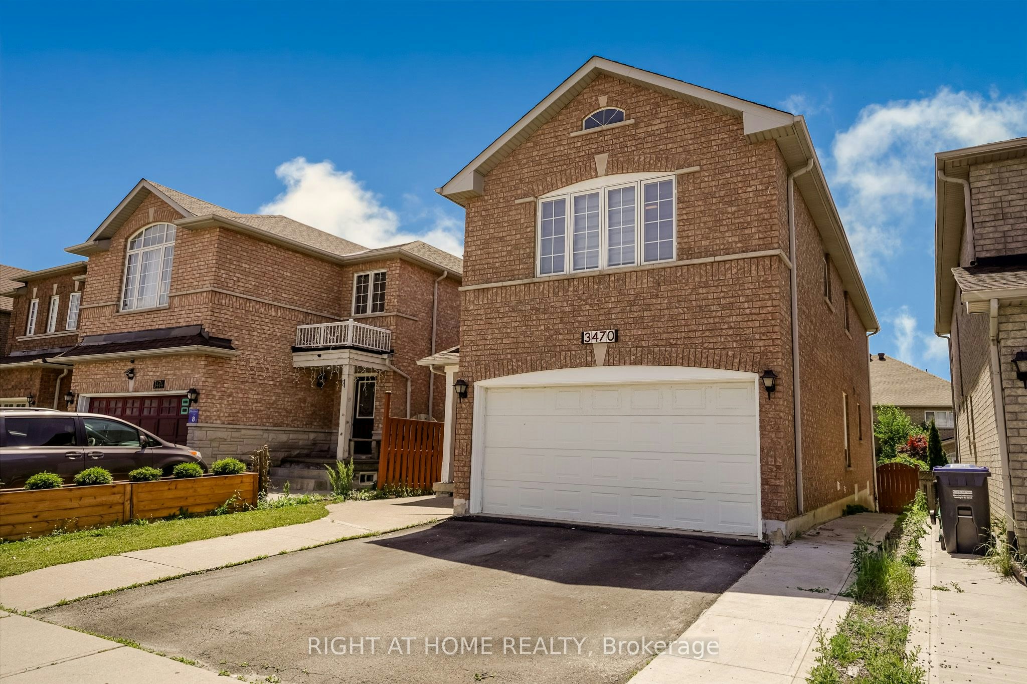 Bsmt-3470 Crimson King Circle, Mississauga, ON, L5N 8M9
