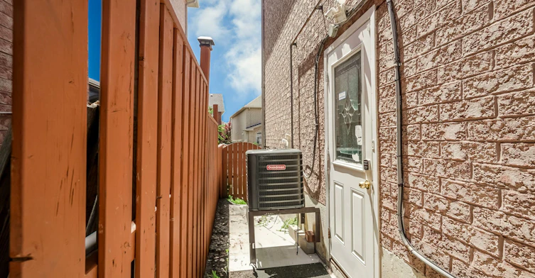 Bsmt-3470 Crimson King Circle, Mississauga, ON, L5N 8M9 - 2