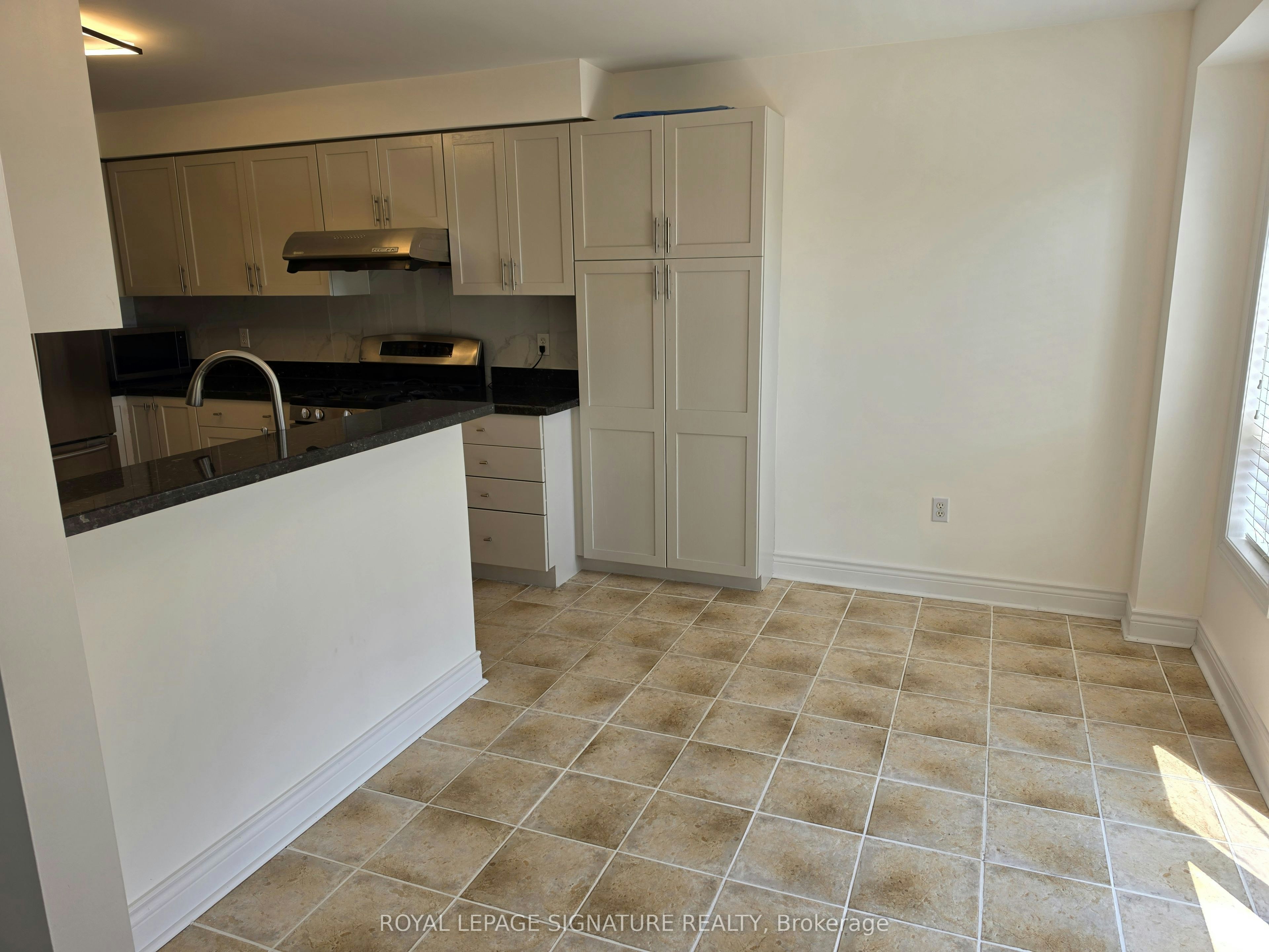 794 White Clover Way, Mississauga, ON, L5V 3B8 - 6
