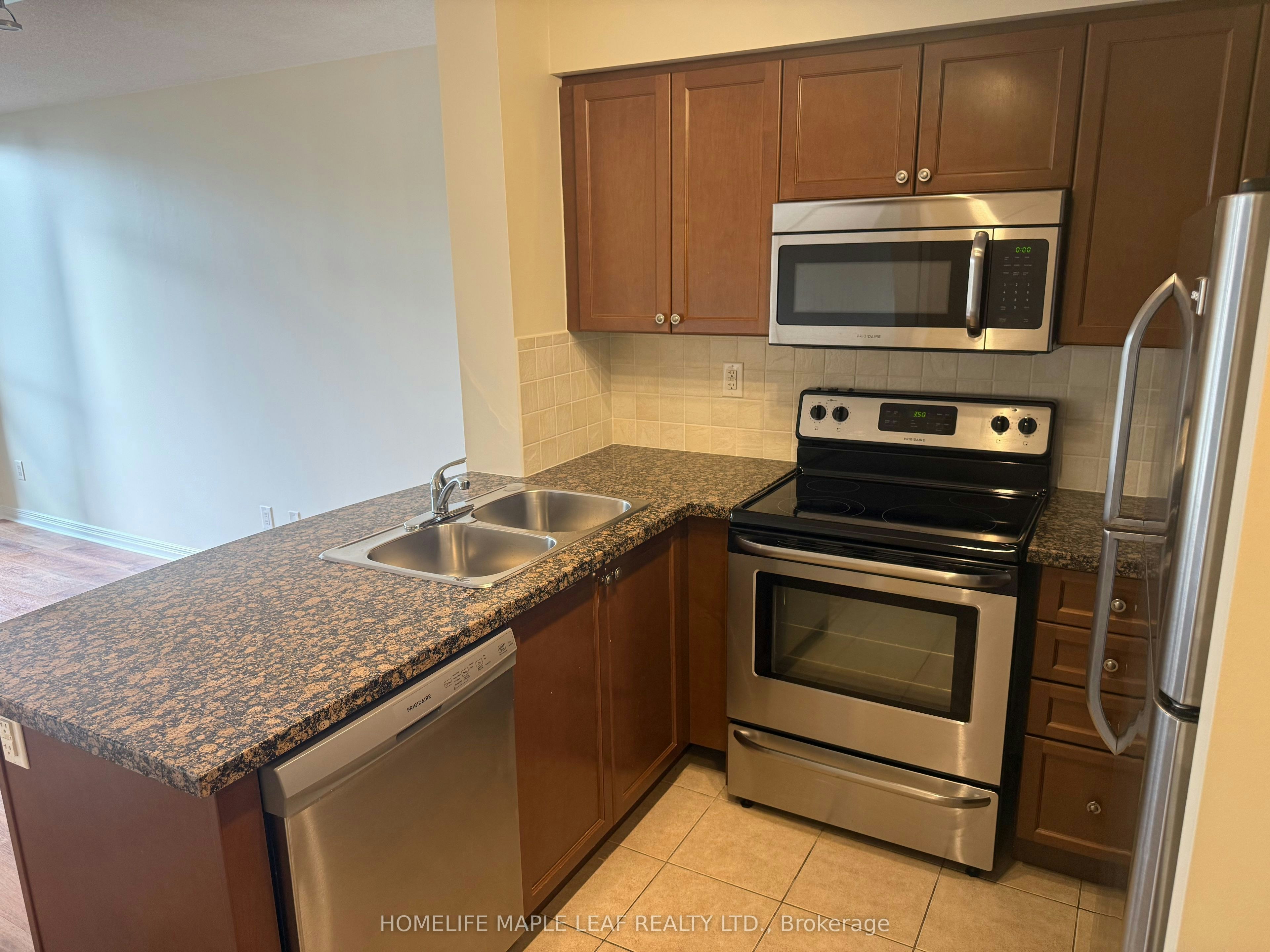 1001-3 Michael Power Place, Toronto, ON, M9A 0A2 - 10