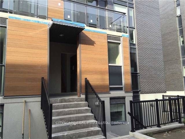 602-57 Macaulay Avenue, Toronto, ON, M6P 3P2 - 2