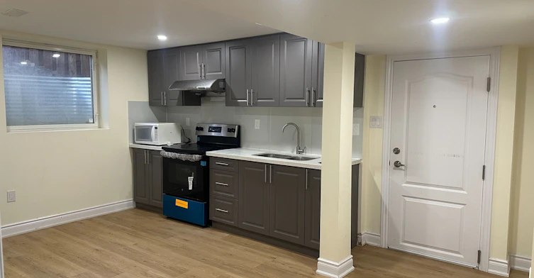 31 Haslemere Avenue, Brampton, ON, L6W 2X3