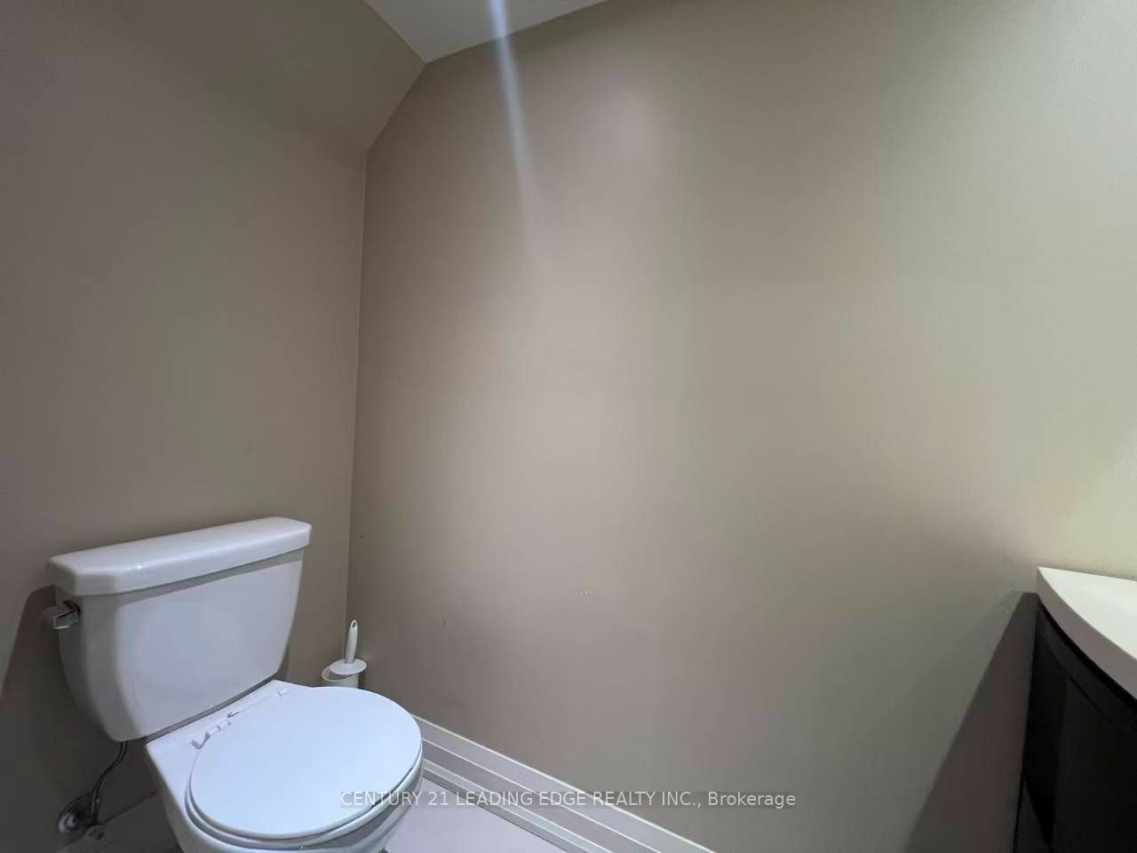 Th4-15 Valhalla Inn Road, Toronto, ON, M9B 0B3 - 23