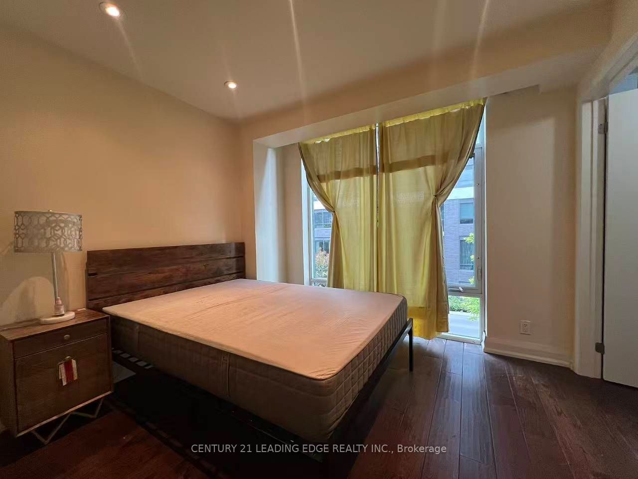 Th4-15 Valhalla Inn Road, Toronto, ON, M9B 0B3 - 12