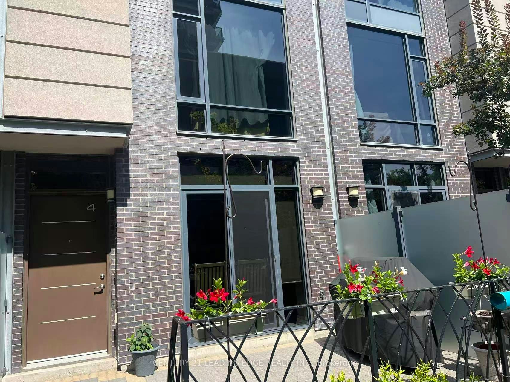 Th4-15 Valhalla Inn Road, Toronto, ON, M9B 0B3 - 3
