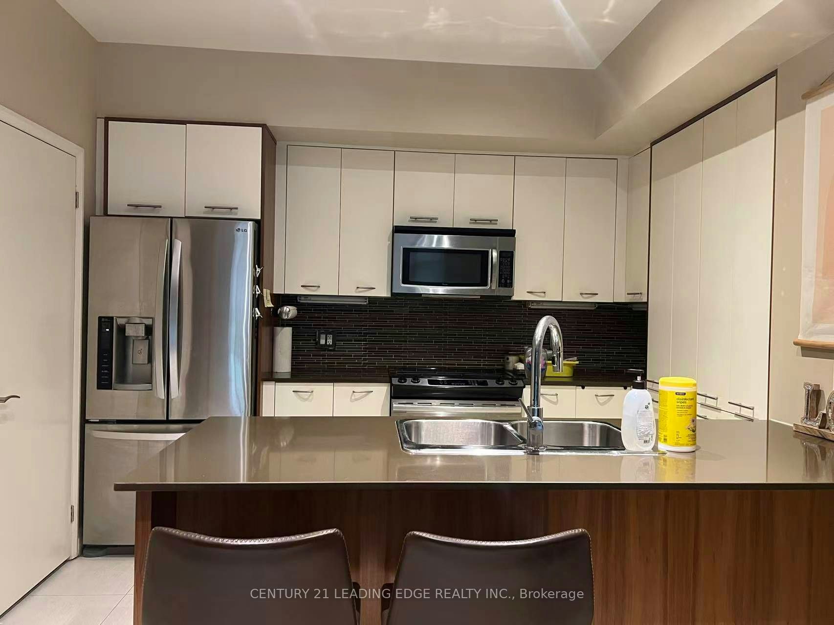 Th4-15 Valhalla Inn Road, Toronto, ON, M9B 0B3 - 6