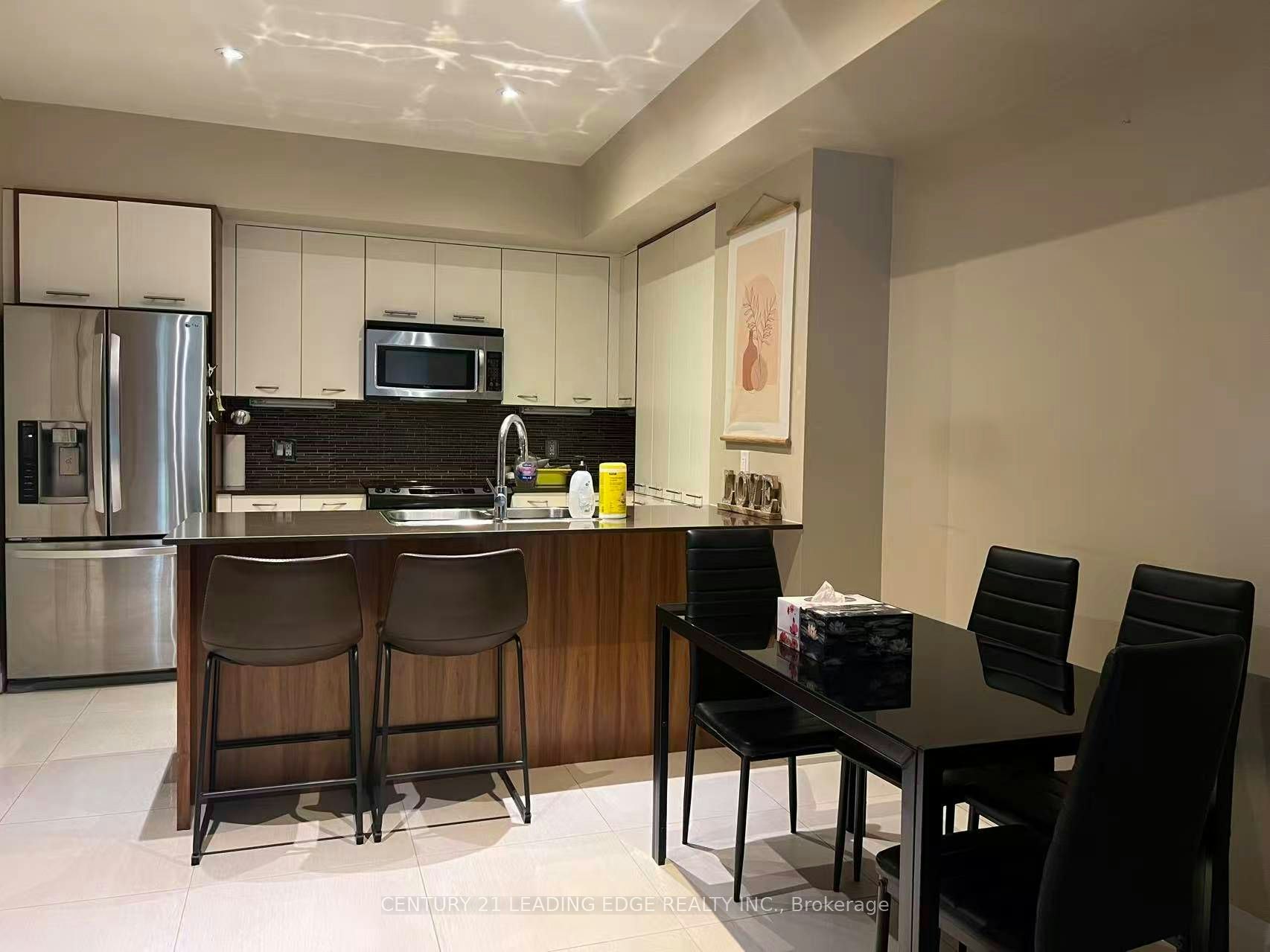 Th4-15 Valhalla Inn Road, Toronto, ON, M9B 0B3 - 2