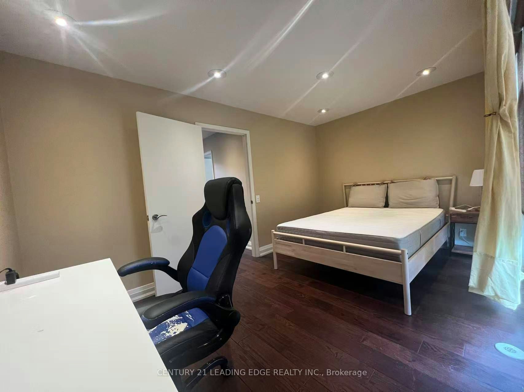 Th4-15 Valhalla Inn Road, Toronto, ON, M9B 0B3 - 16