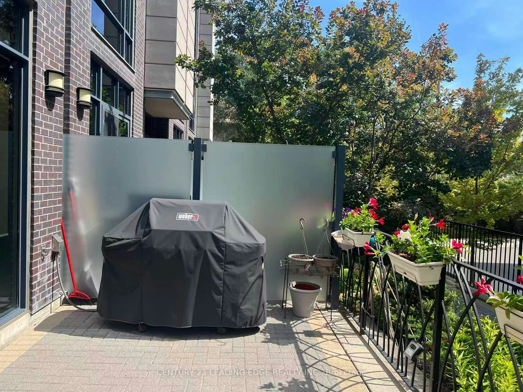 Th4-15 Valhalla Inn Road, Toronto, ON, M9B 0B3 - 5