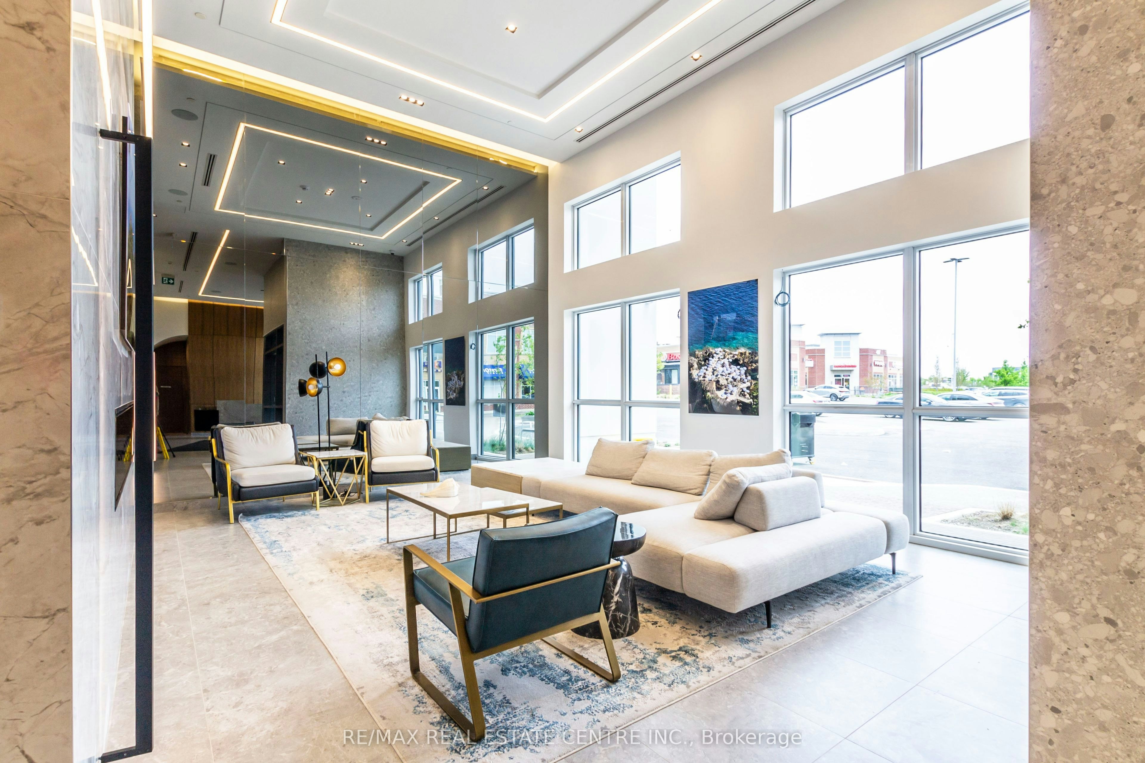 401-509 Dundas Street W, Oakville, ON, L6M 5P4 - 3