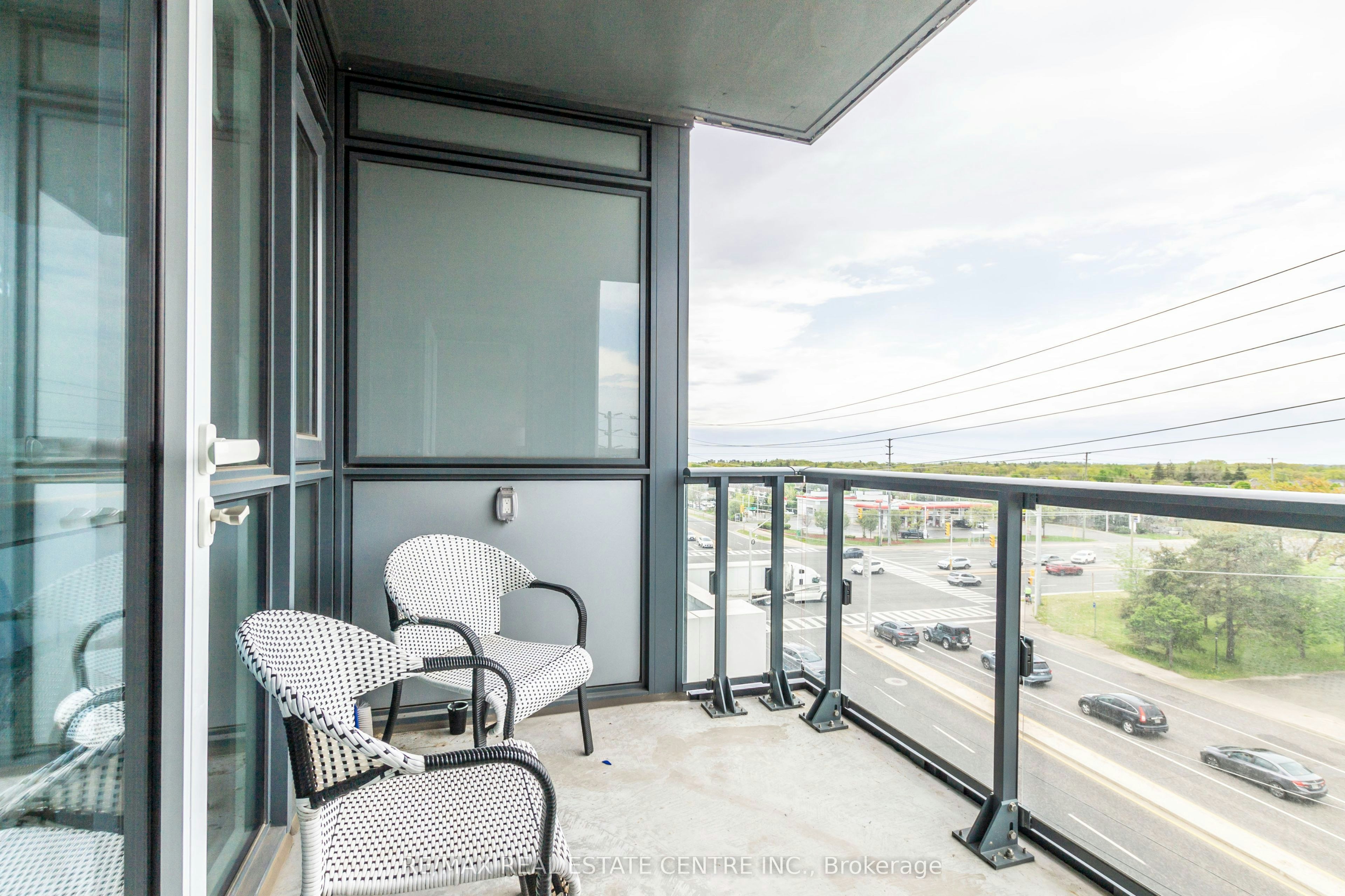 401-509 Dundas Street W, Oakville, ON, L6M 5P4 - 12