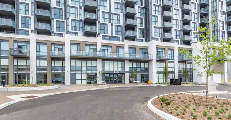 401-509 Dundas Street W, Oakville, ON, L6M 5P4 - 2