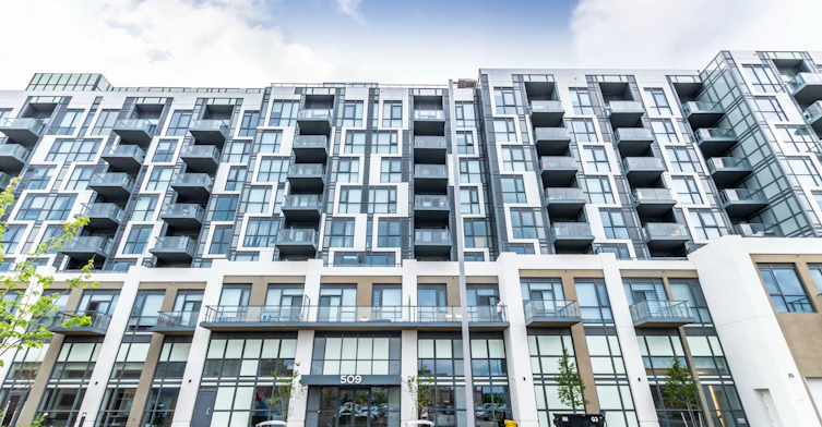 401-509 Dundas Street W, Oakville, ON, L6M 5P4