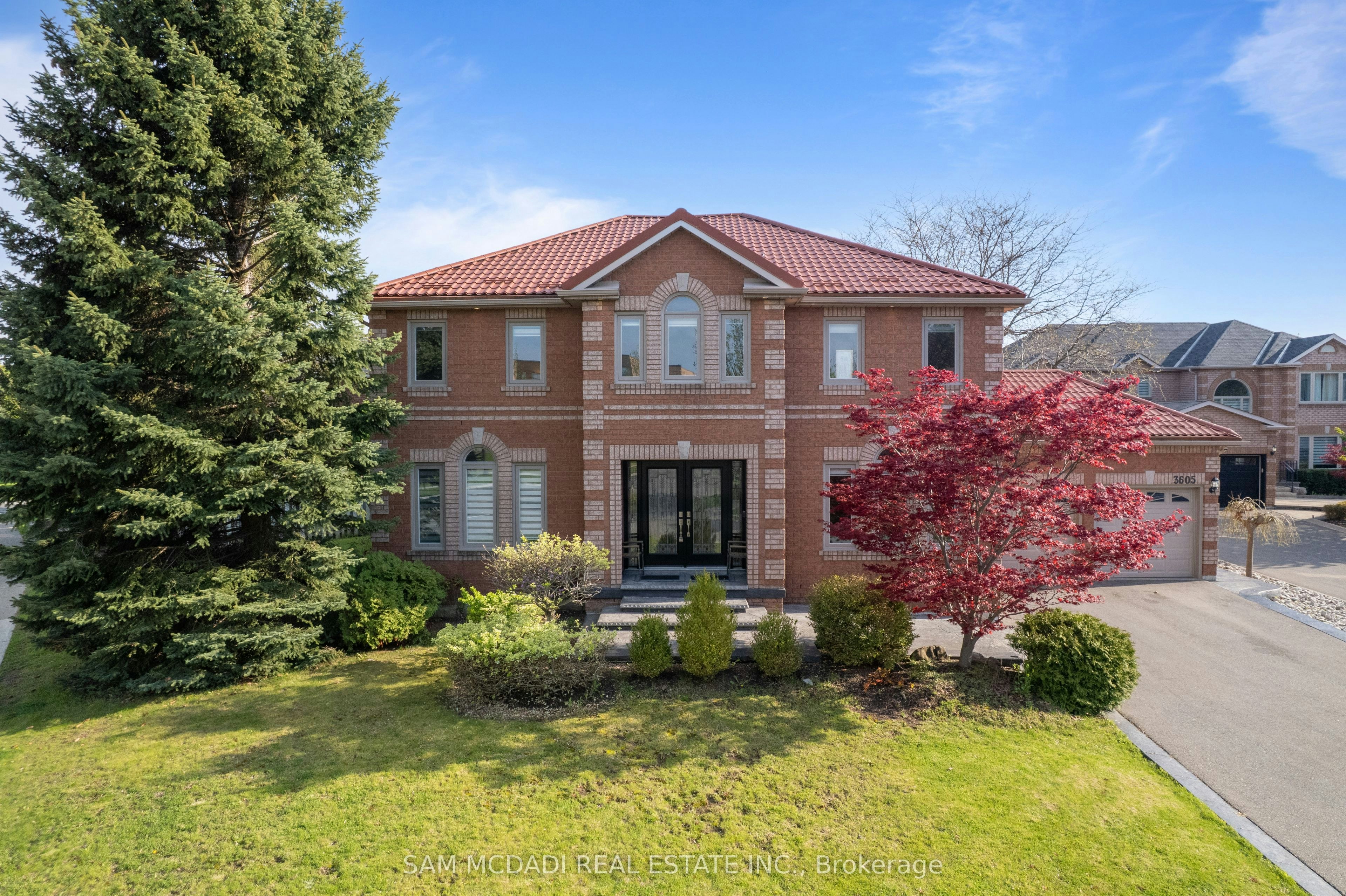 3605 Trelawny Circle, Mississauga, ON, L5N 6N8
