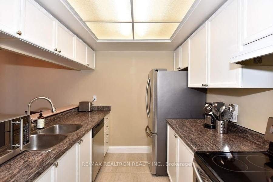 814-101 Subway Crescent, Toronto, ON, M9B 6K4 - 7