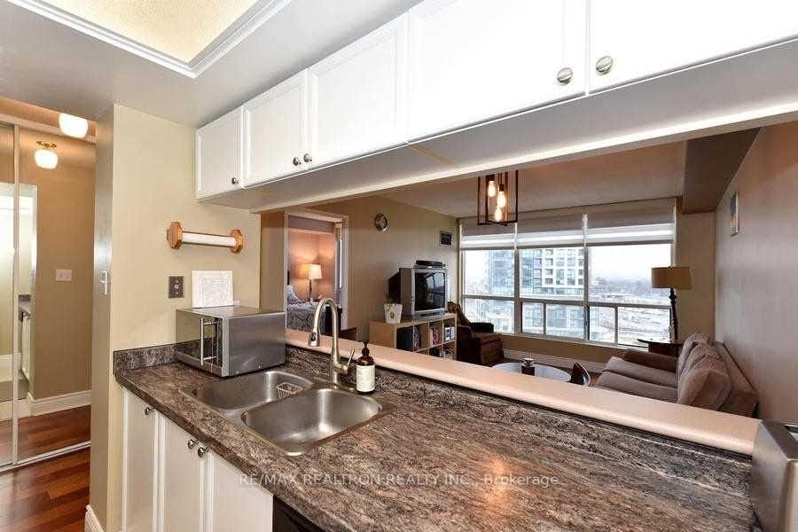 814-101 Subway Crescent, Toronto, ON, M9B 6K4 - 8