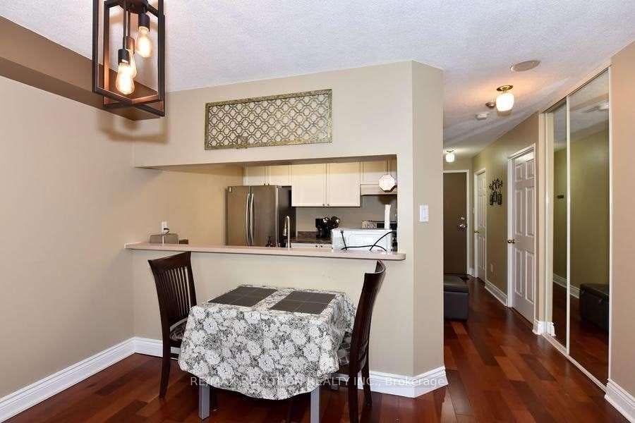 814-101 Subway Crescent, Toronto, ON, M9B 6K4 - 9