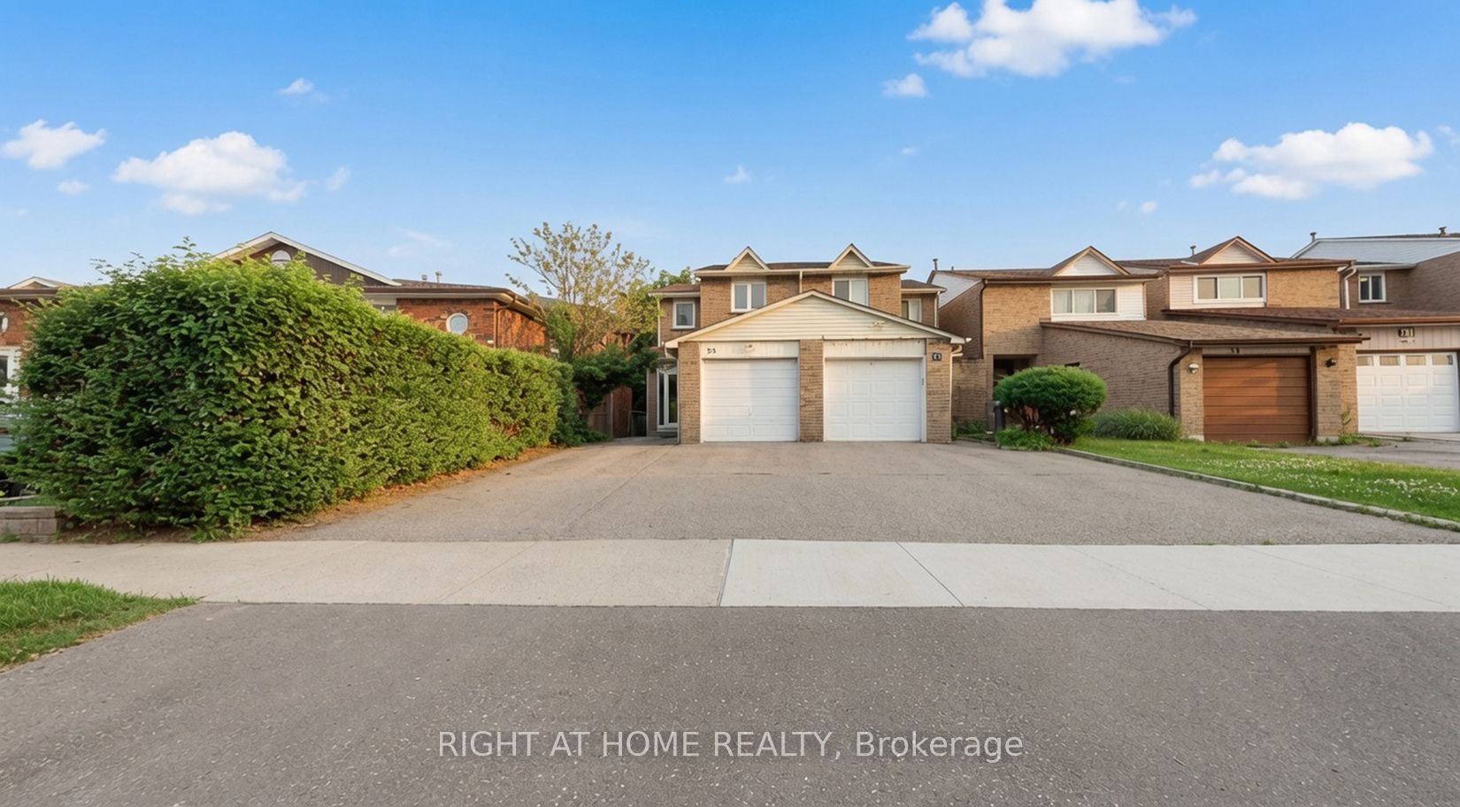 35 Chalfield Lane, Mississauga, ON, L4Z 1K8