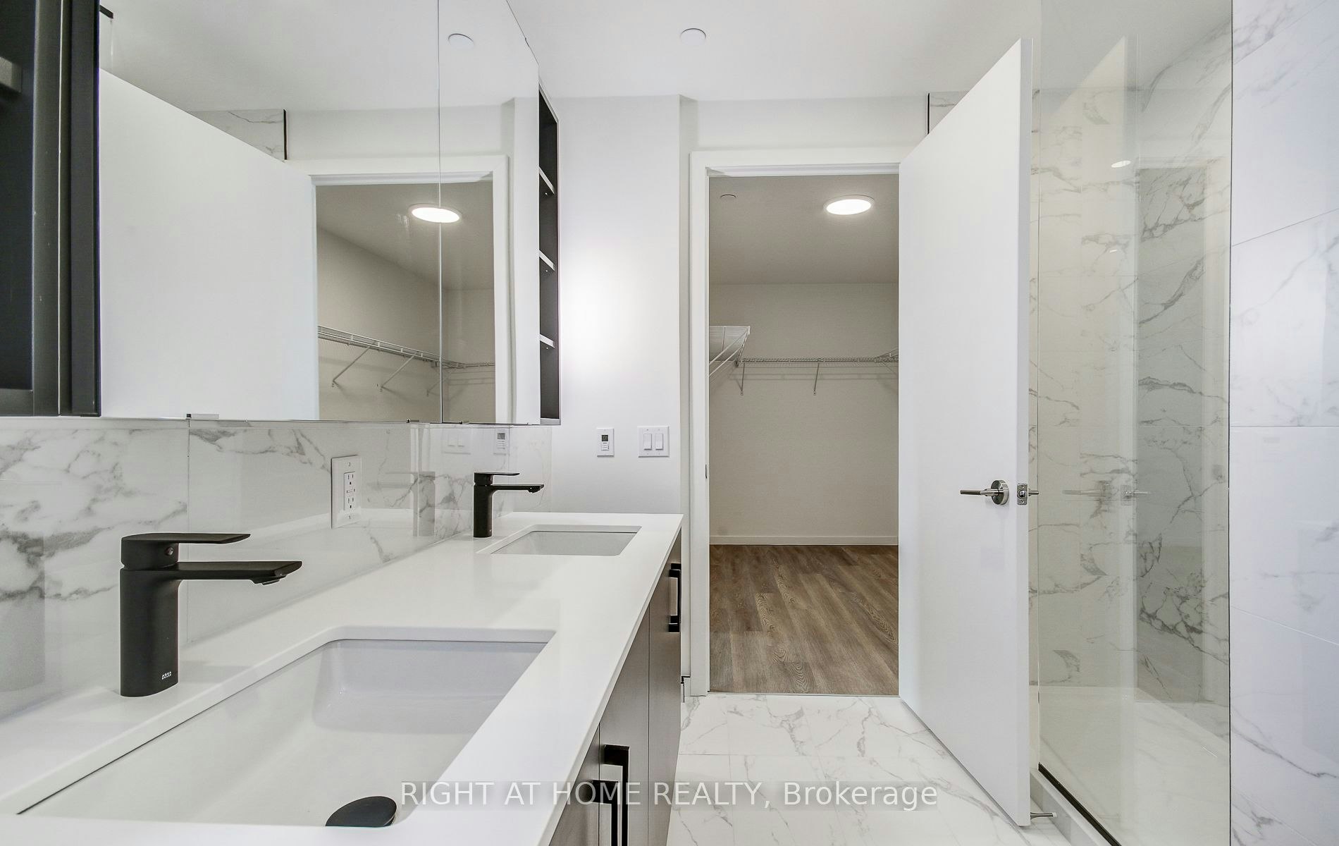 504-689 The Queensway N/A, Toronto, ON, M8Y 0C8 - 30