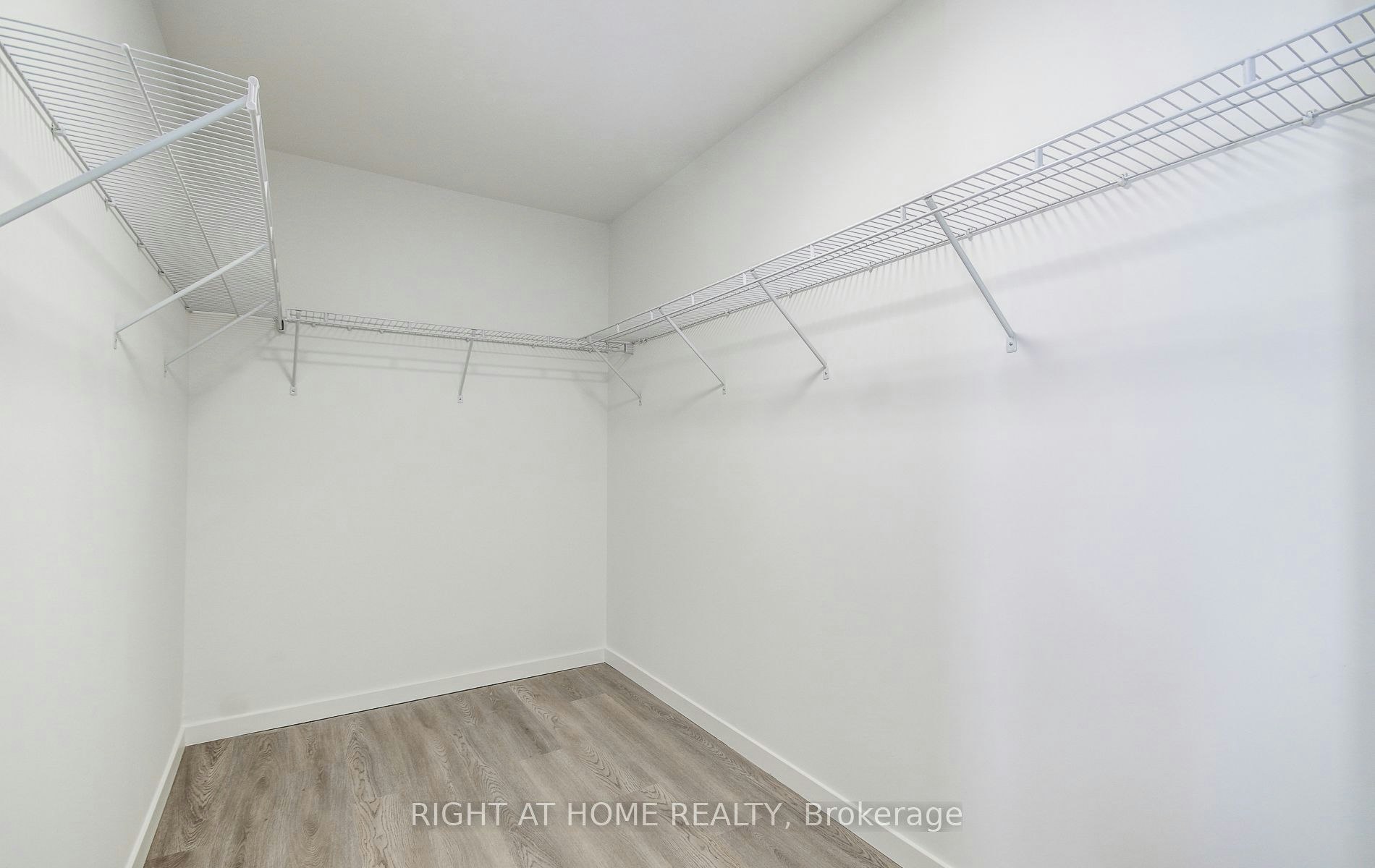 504-689 The Queensway N/A, Toronto, ON, M8Y 0C8 - 32