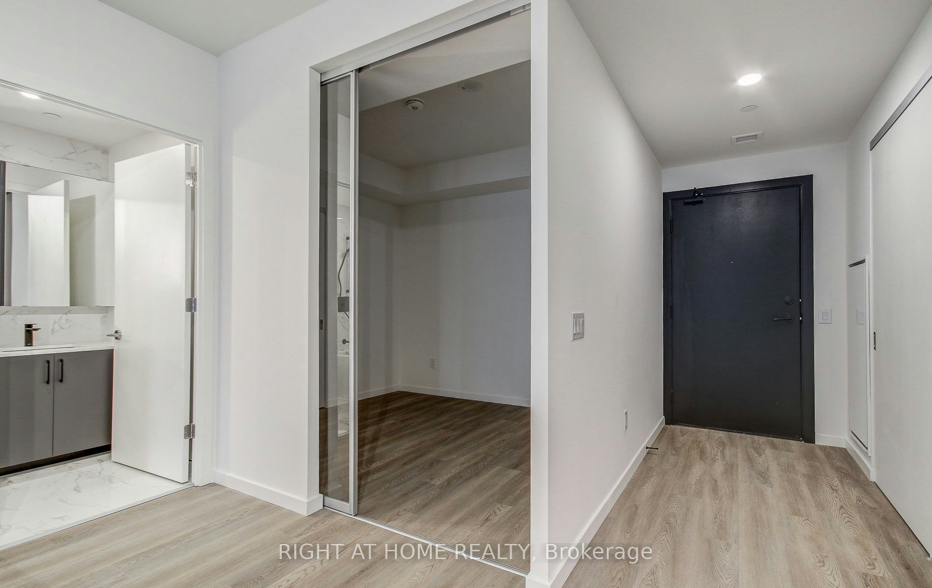 504-689 The Queensway N/A, Toronto, ON, M8Y 0C8 - 9