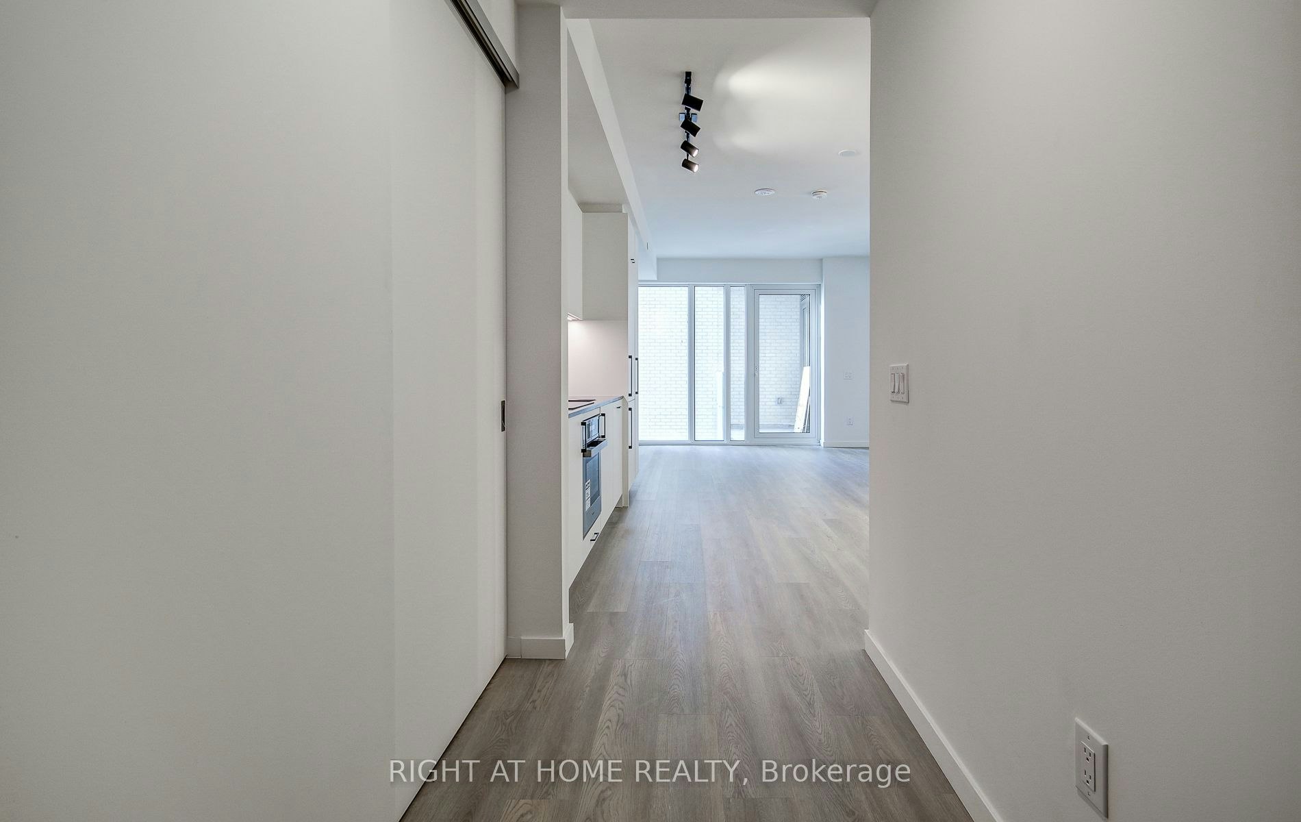 504-689 The Queensway N/A, Toronto, ON, M8Y 0C8 - 8