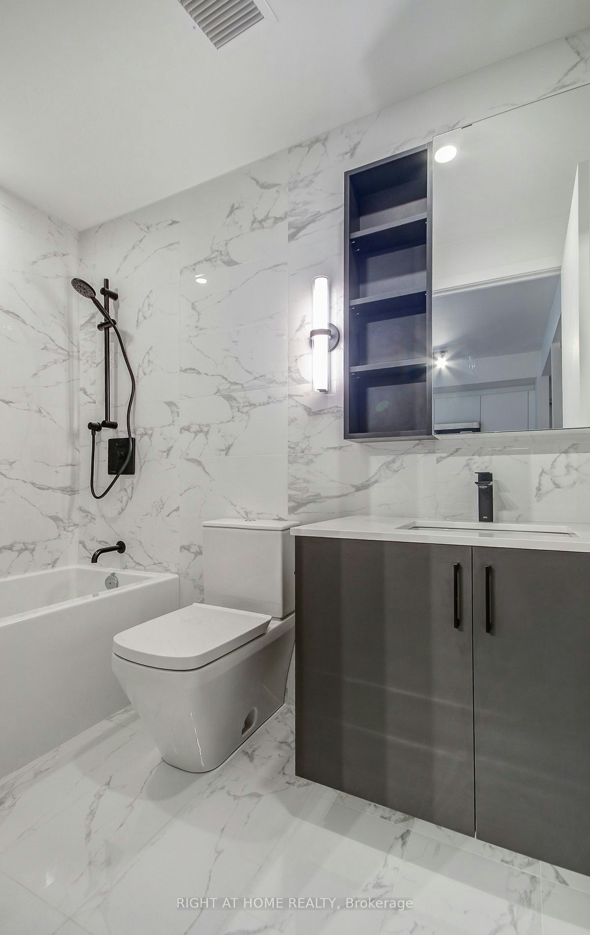 504-689 The Queensway N/A, Toronto, ON, M8Y 0C8 - 23