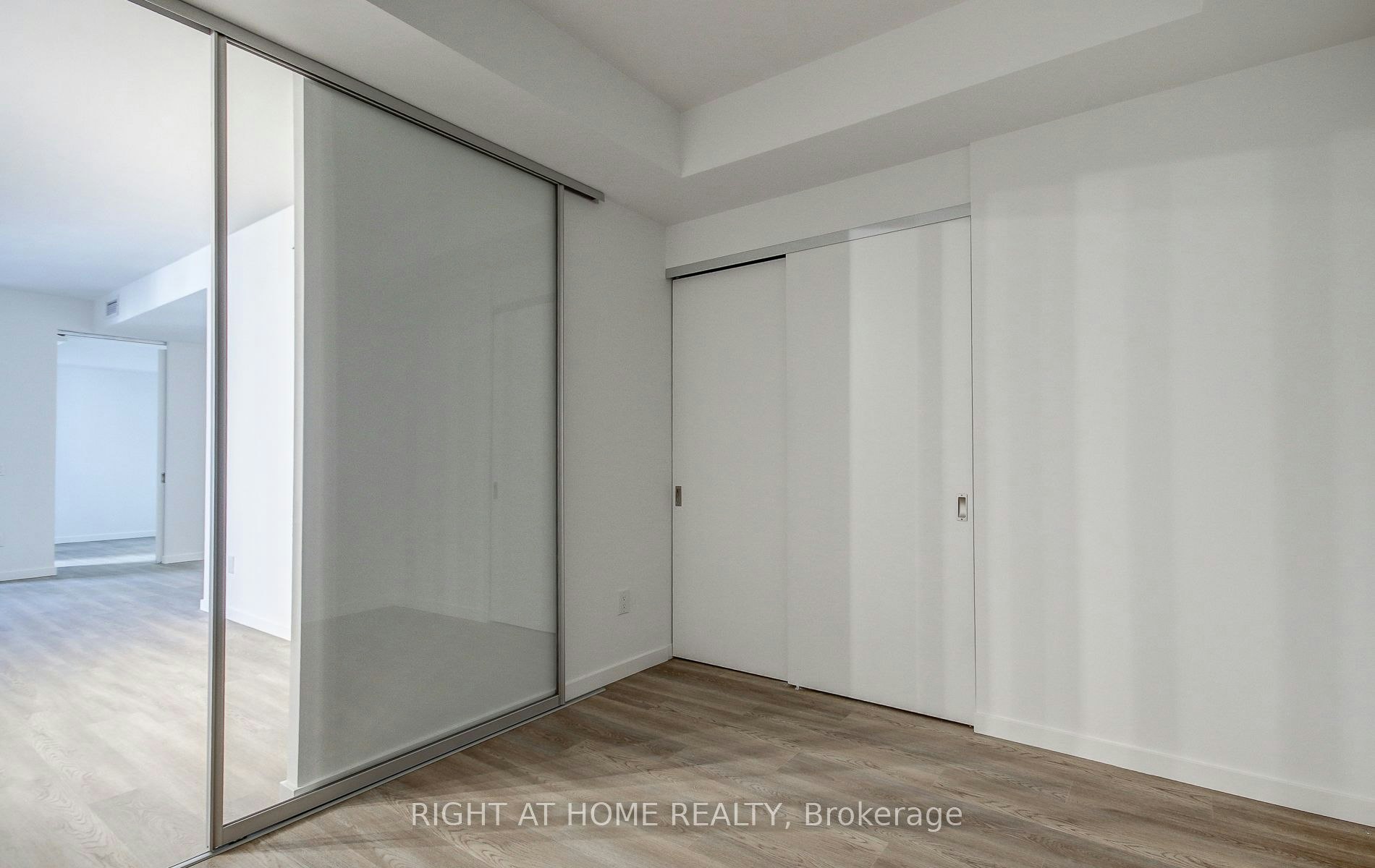 504-689 The Queensway N/A, Toronto, ON, M8Y 0C8 - 12