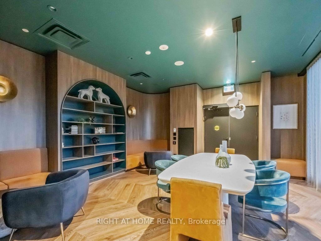 504-689 The Queensway N/A, Toronto, ON, M8Y 0C8 - 37