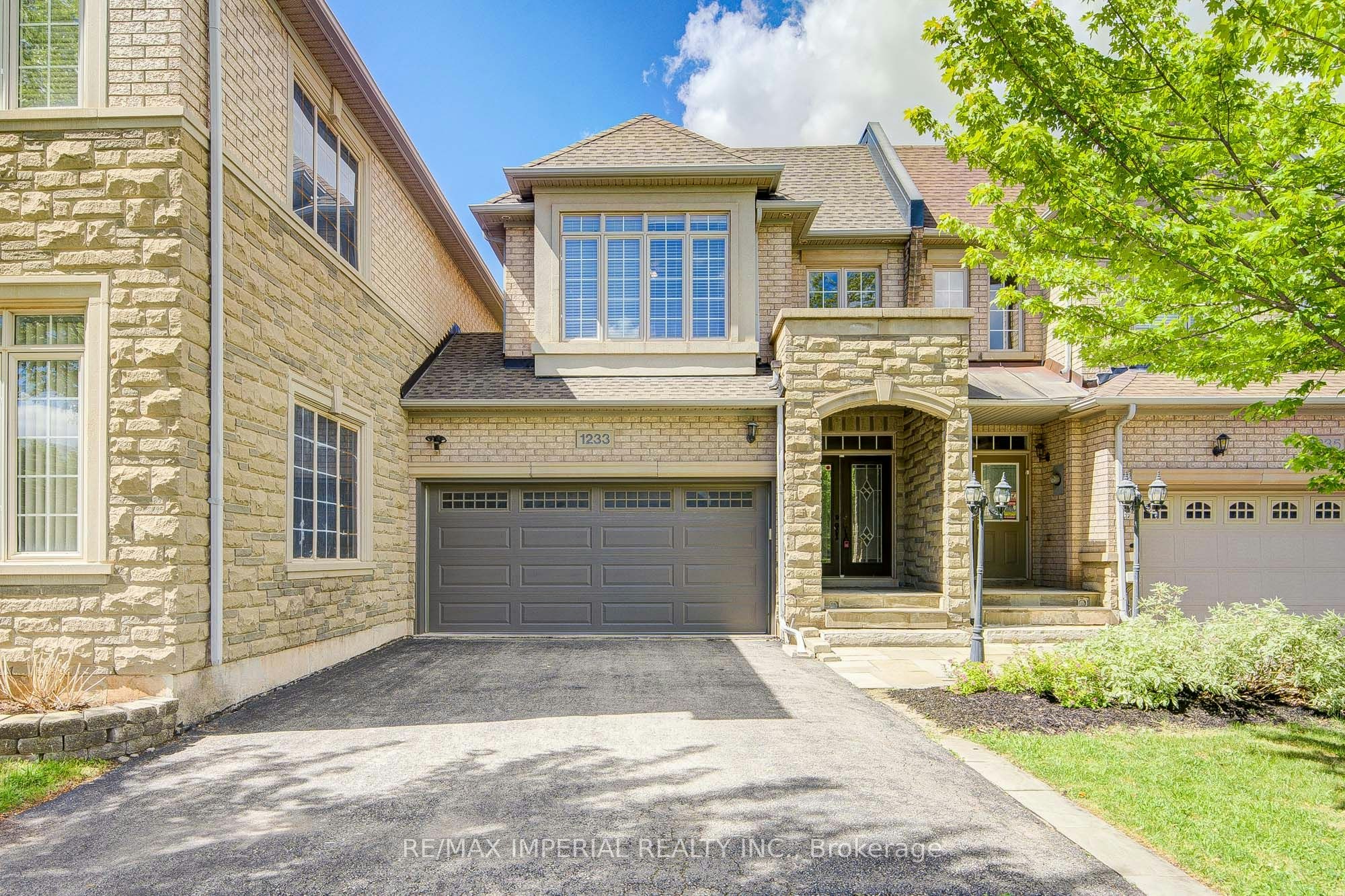 1233 Agram Drive, Oakville, ON, L6H 7P1
