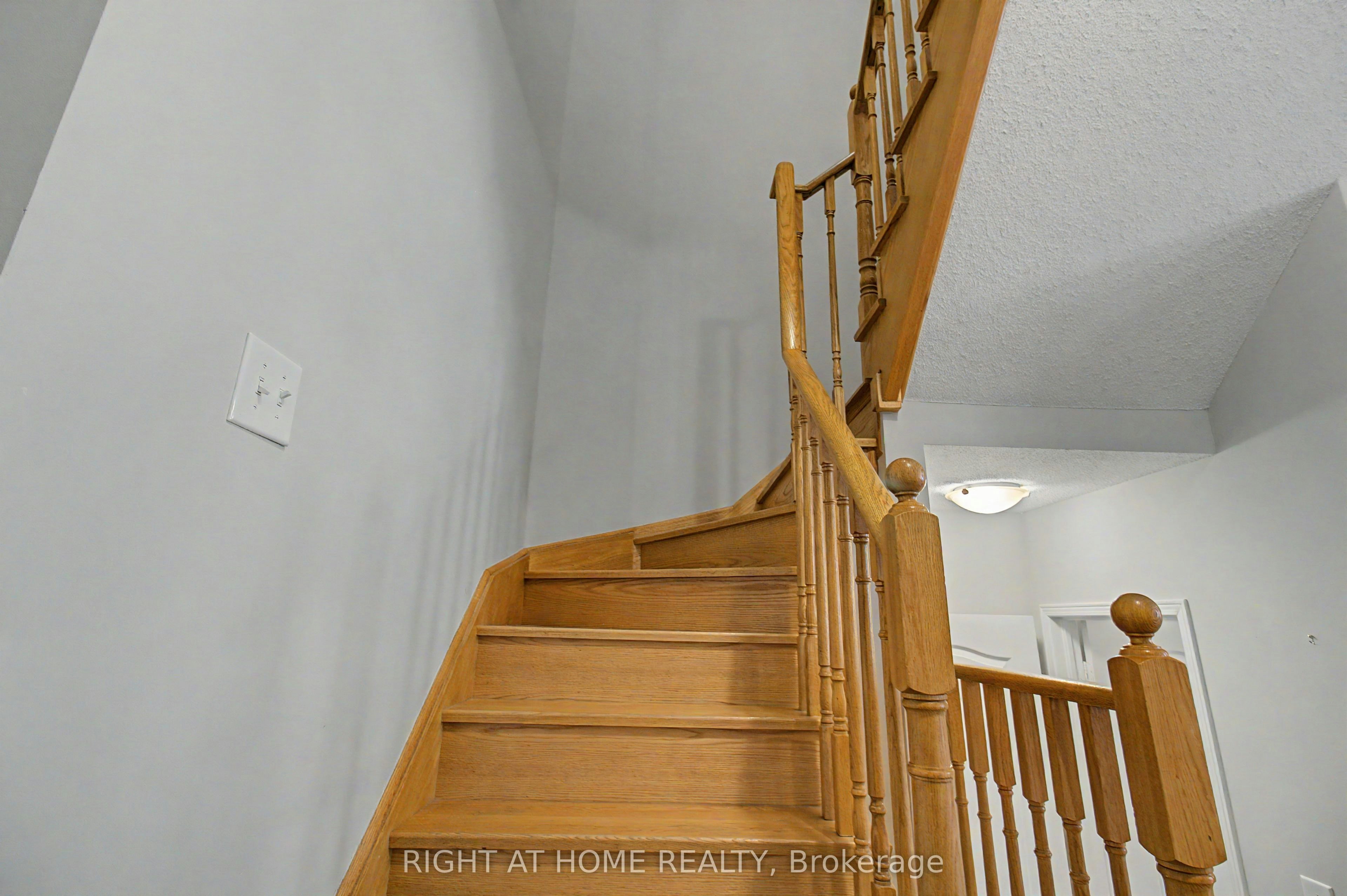 2051 Fiddlers Way, Oakville, ON, L6M 0M4 - 18