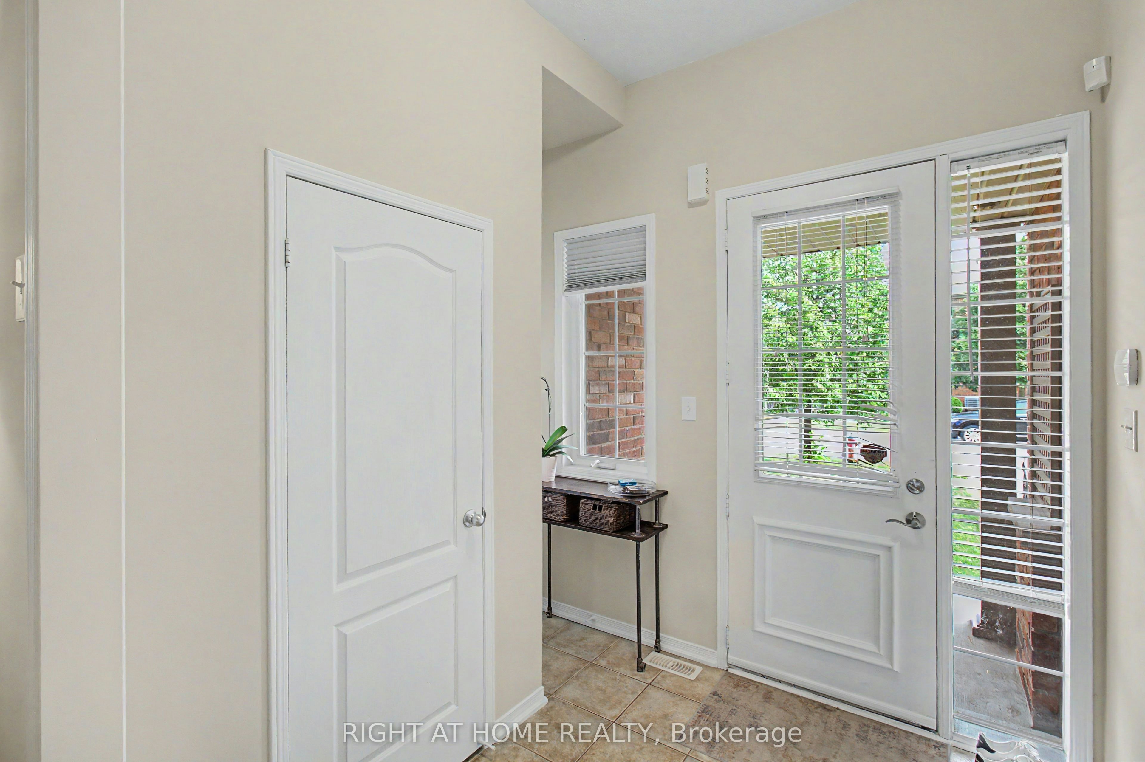2051 Fiddlers Way, Oakville, ON, L6M 0M4 - 4