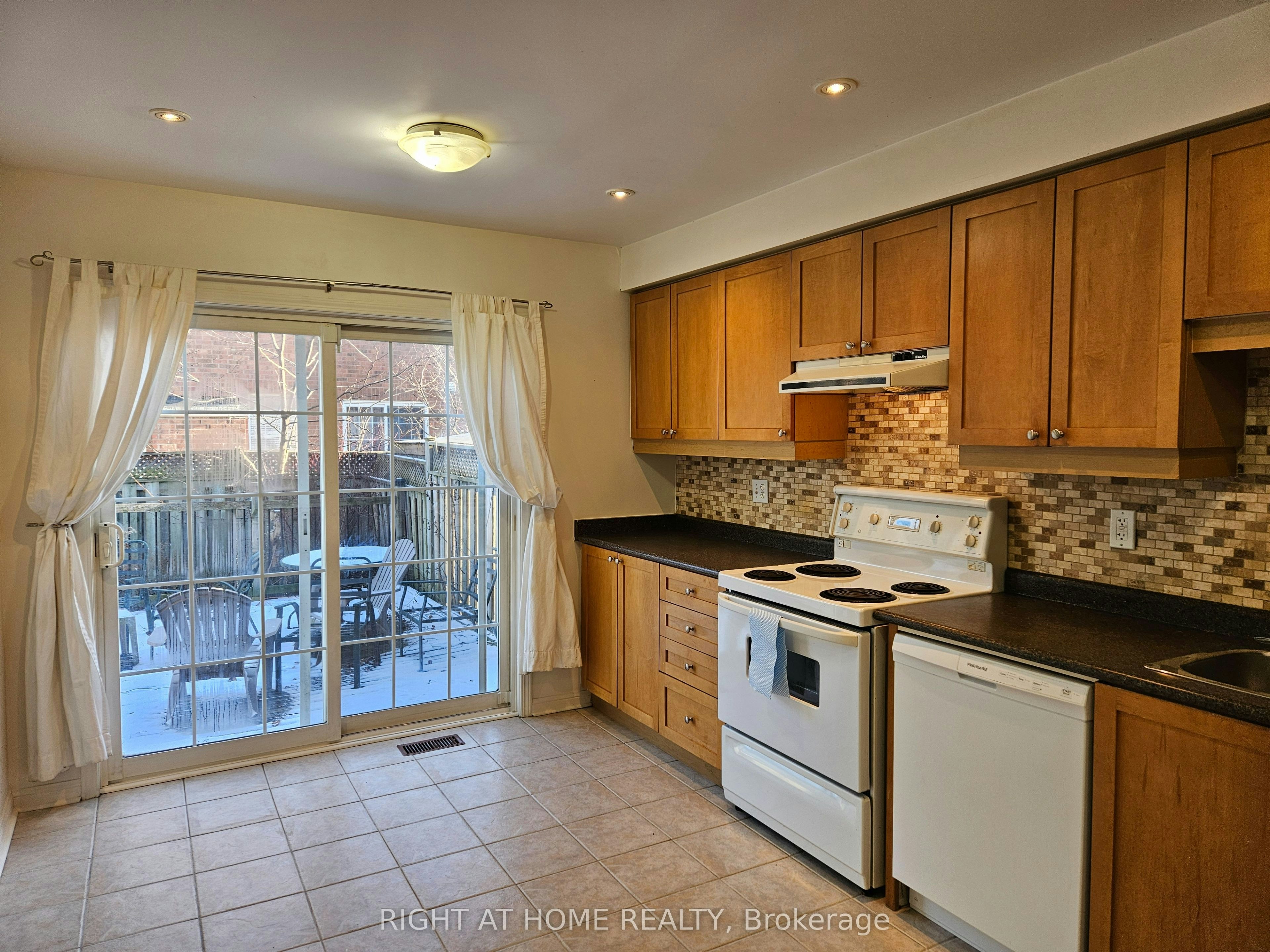 1020 Yates Drive, Milton, ON, L9T 6A6 - 10