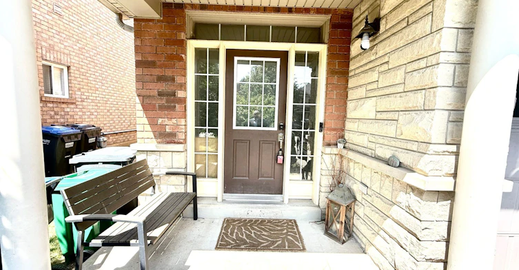 3927 Stardust Drive, Mississauga, ON, L5M 8A4 - 3