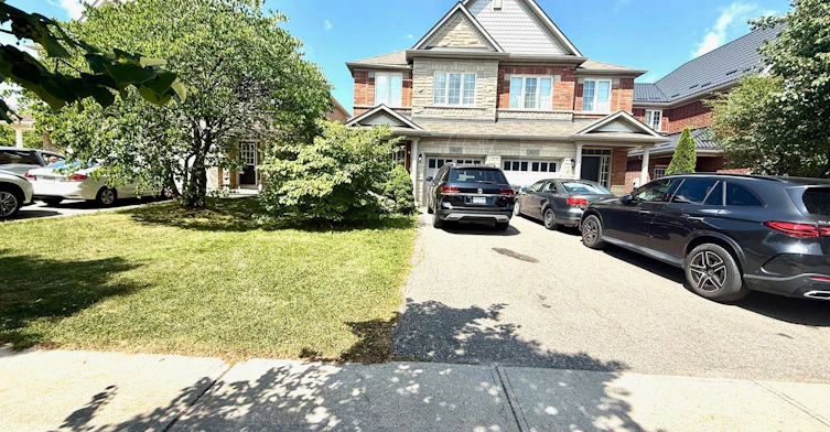 3927 Stardust Drive, Mississauga, ON, L5M 8A4