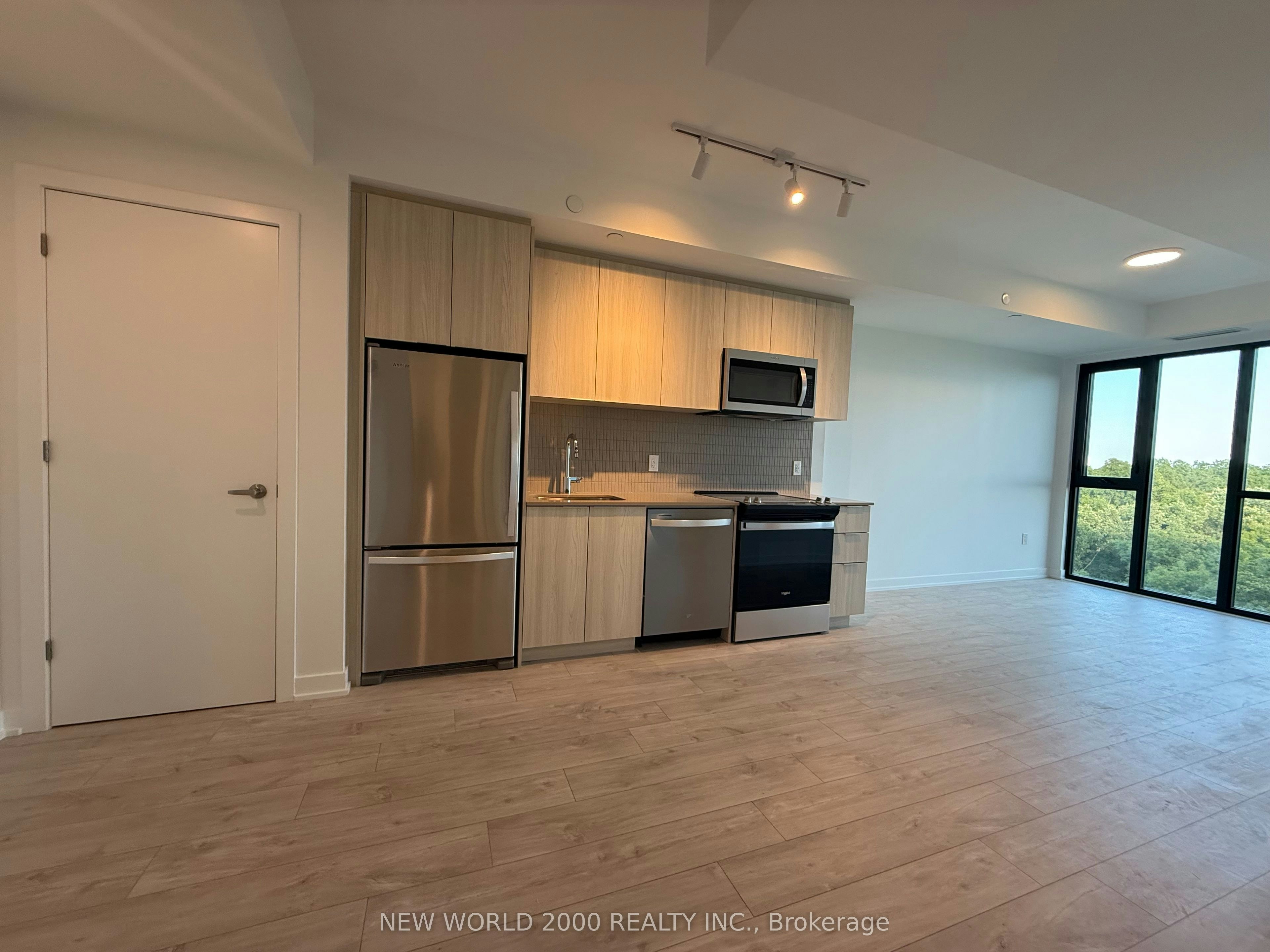 720-740 Whitlock Avenue, Milton, ON, L9E 2B5 - 3
