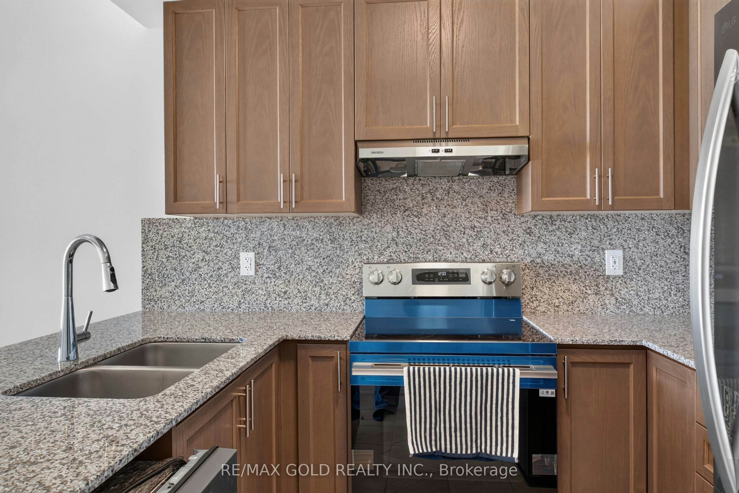 32 Twinflower Way, Brampton, ON, L6P 0A1 - 8