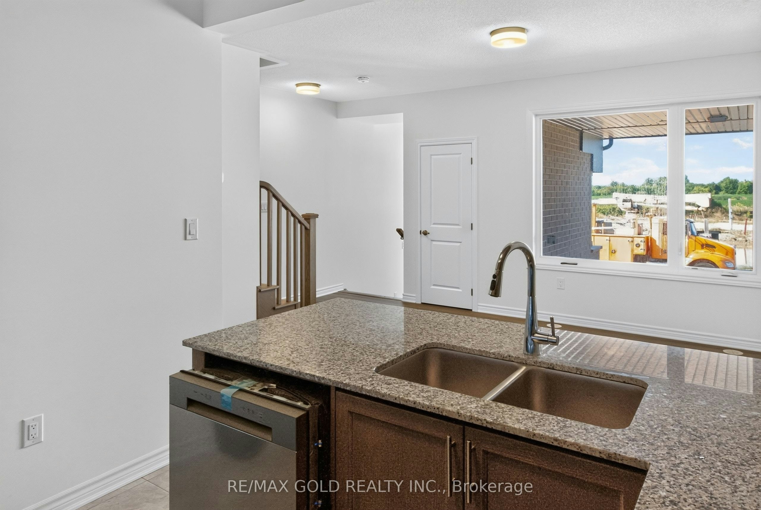 32 Twinflower Way, Brampton, ON, L6P 0A1 - 9