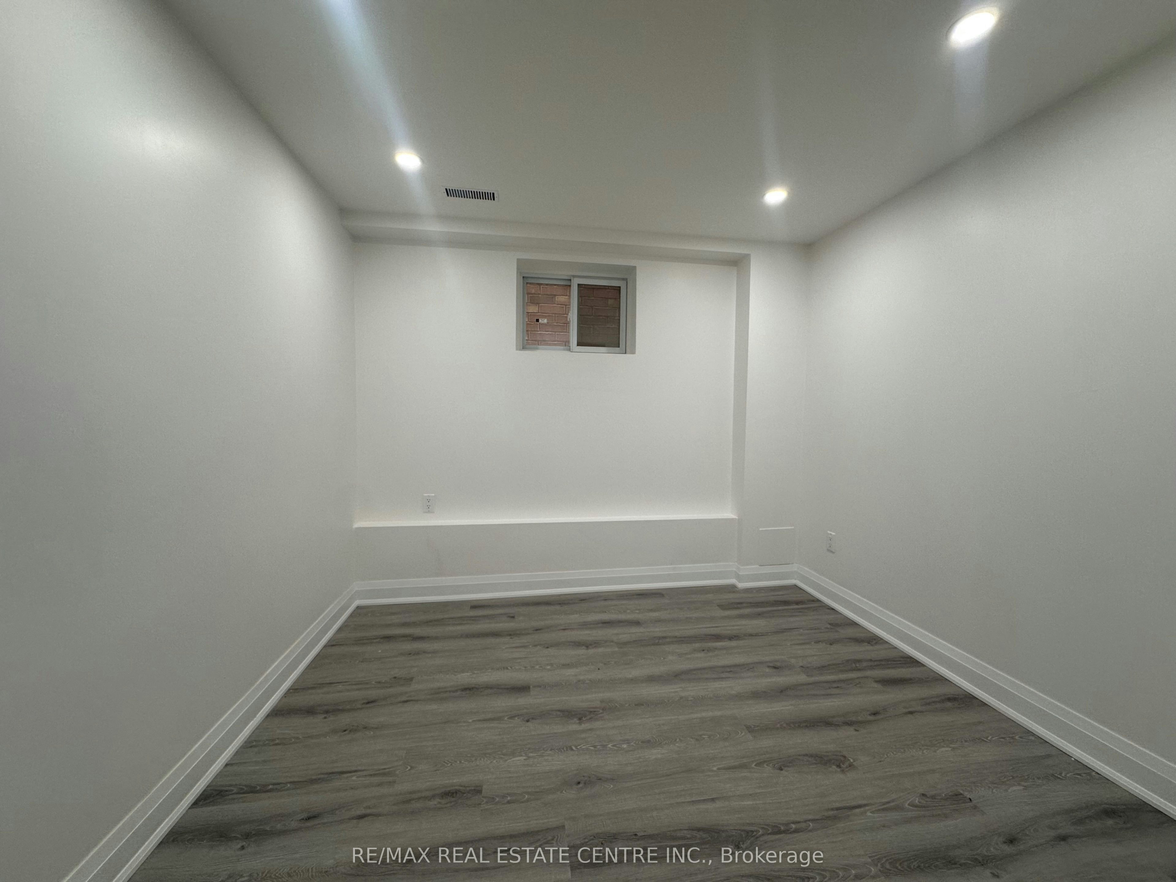 Basement Apartment-23 Oblate Crescent, Brampton, ON, L6Y 0K2 - 4