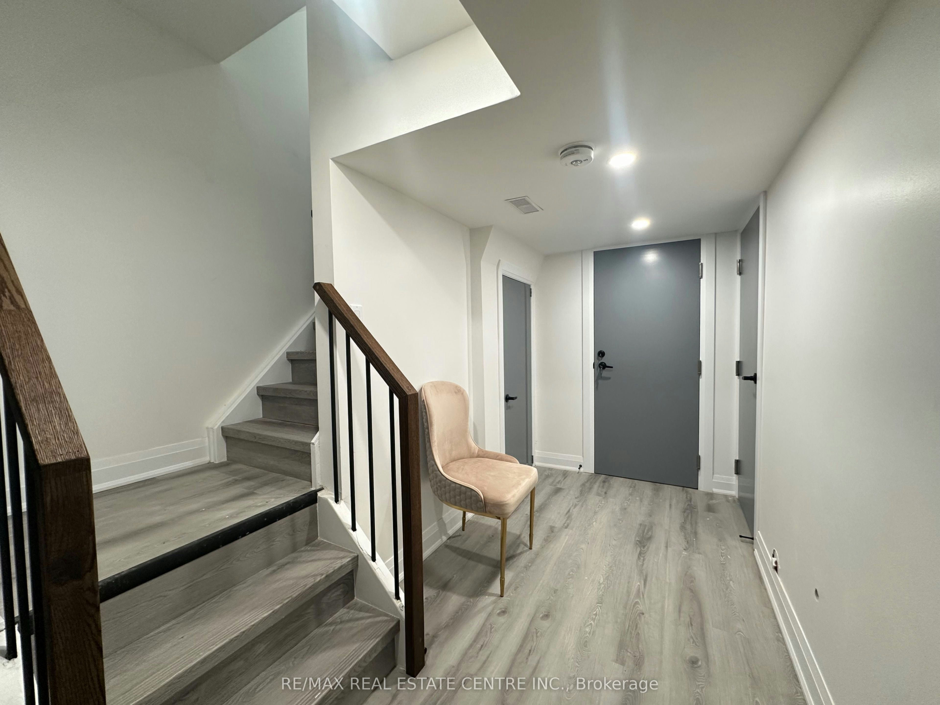 Basement Apartment-23 Oblate Crescent, Brampton, ON, L6Y 0K2 - 3